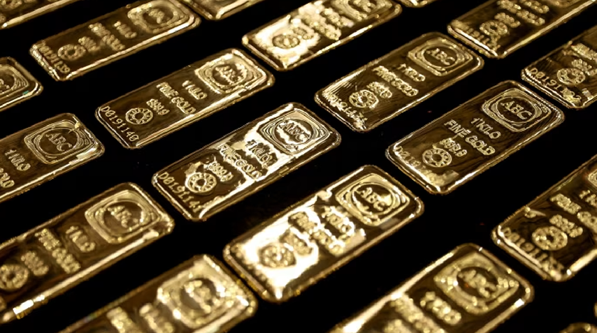 Singapore Bullion Market-Gold hits record highs as investors bet on rate cuts