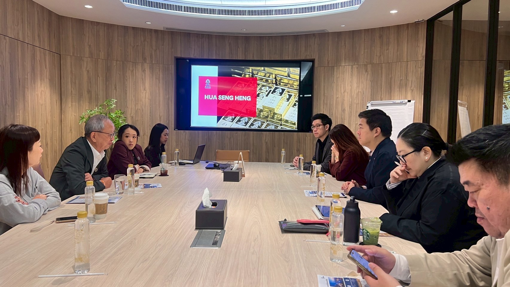 LINE_ALBUM_11925_250911_9